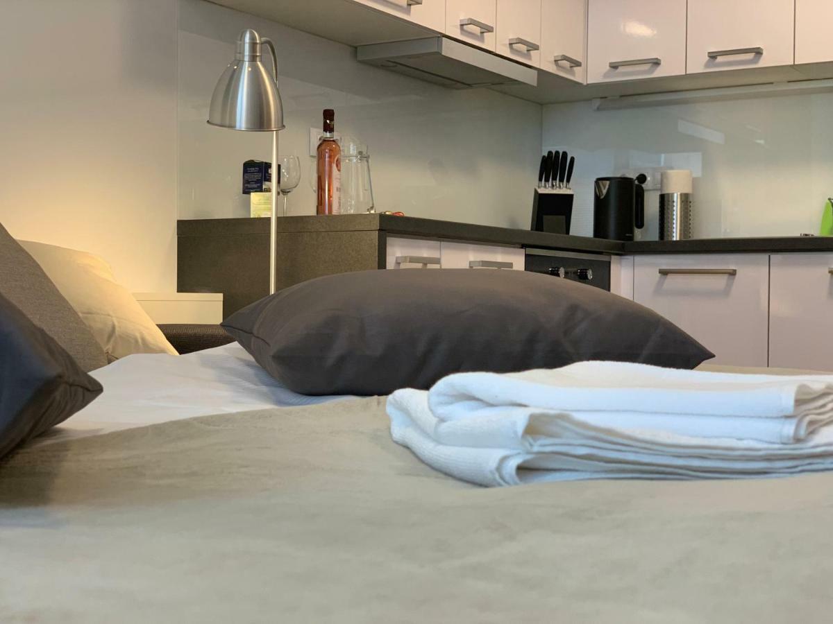 Ap 1 - Apartments 4U Brezinova "Overnight Simply" Hradec Králové Buitenkant foto