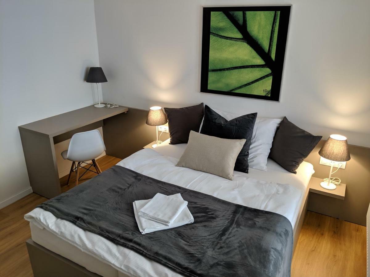 Ap 1 - Apartments 4U Brezinova "Overnight Simply" Hradec Králové Buitenkant foto