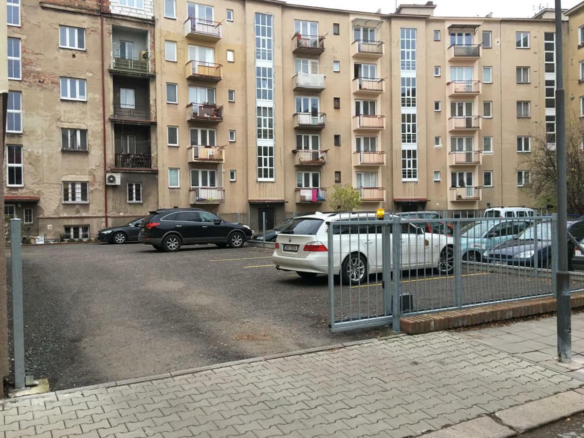 Ap 1 - Apartments 4U Brezinova "Overnight Simply" Hradec Králové Buitenkant foto